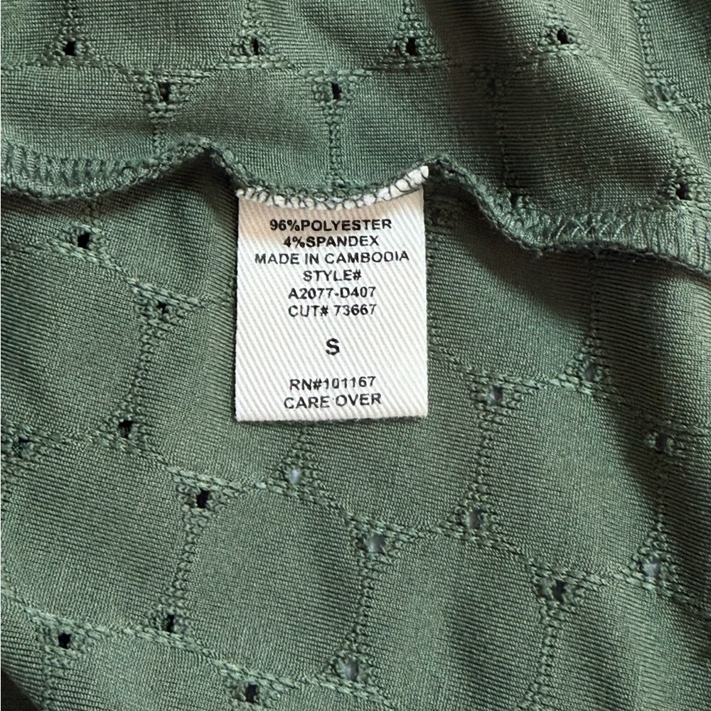 Kim & Cami Green Eyelet Ruffle Sleeve Top Size Small - Picture 3 of 5